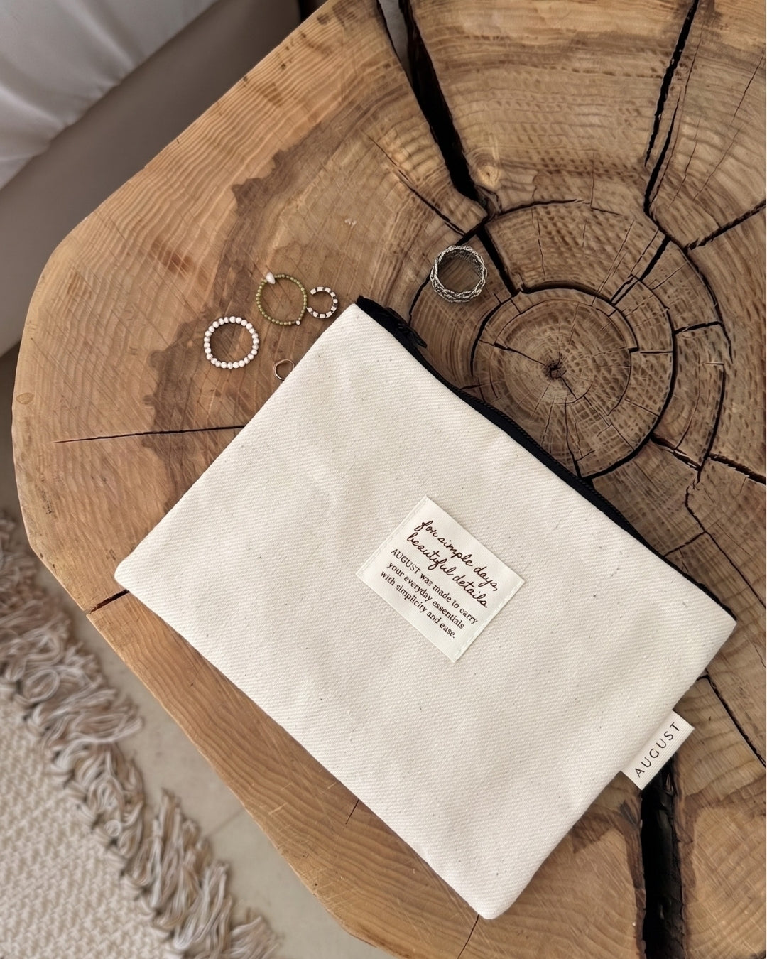 Trousse ΛUGUST
