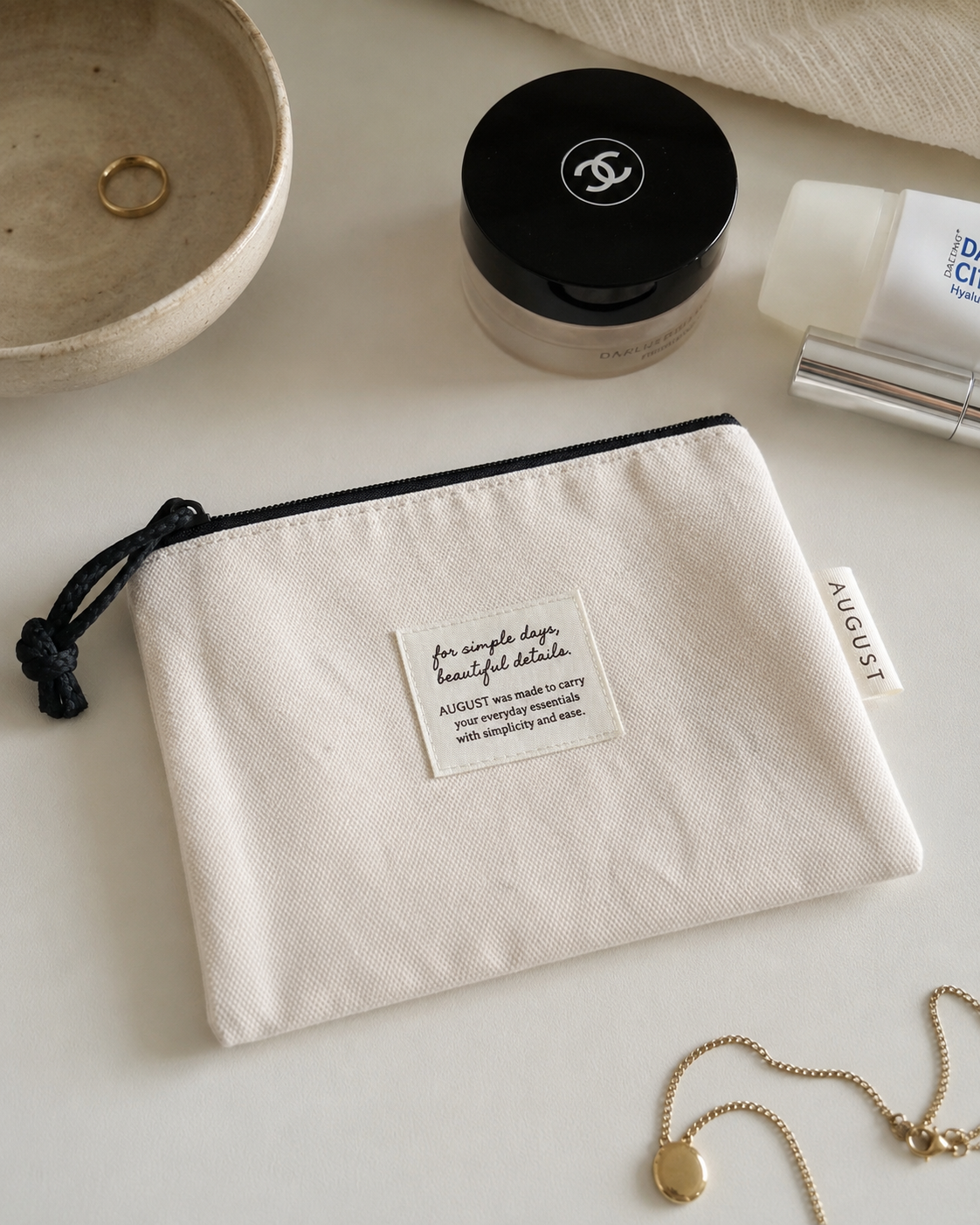 Trousse ΛUGUST