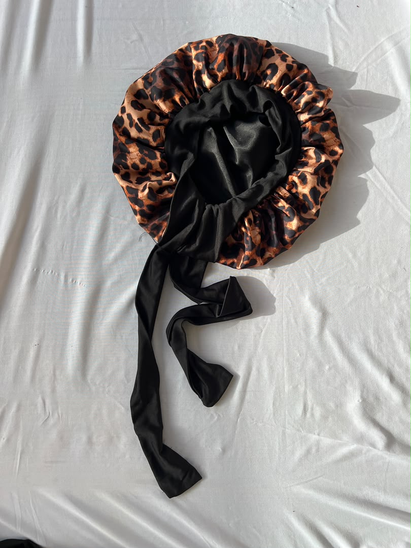Bonnet Luzéa en Satin + un cadeau🎁