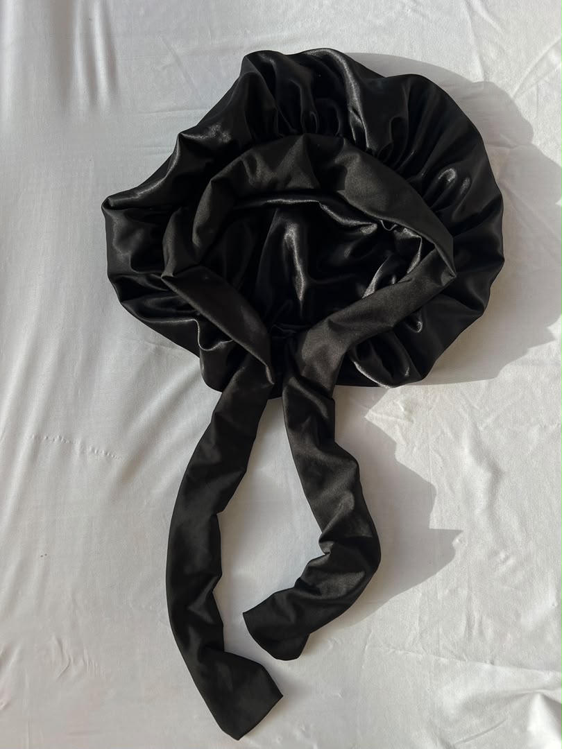 Bonnet Luzéa en Satin + un cadeau🎁